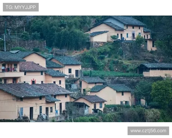 《小城大事》：一曲唱尽人间烟火，勾勒时代变迁的温情画卷